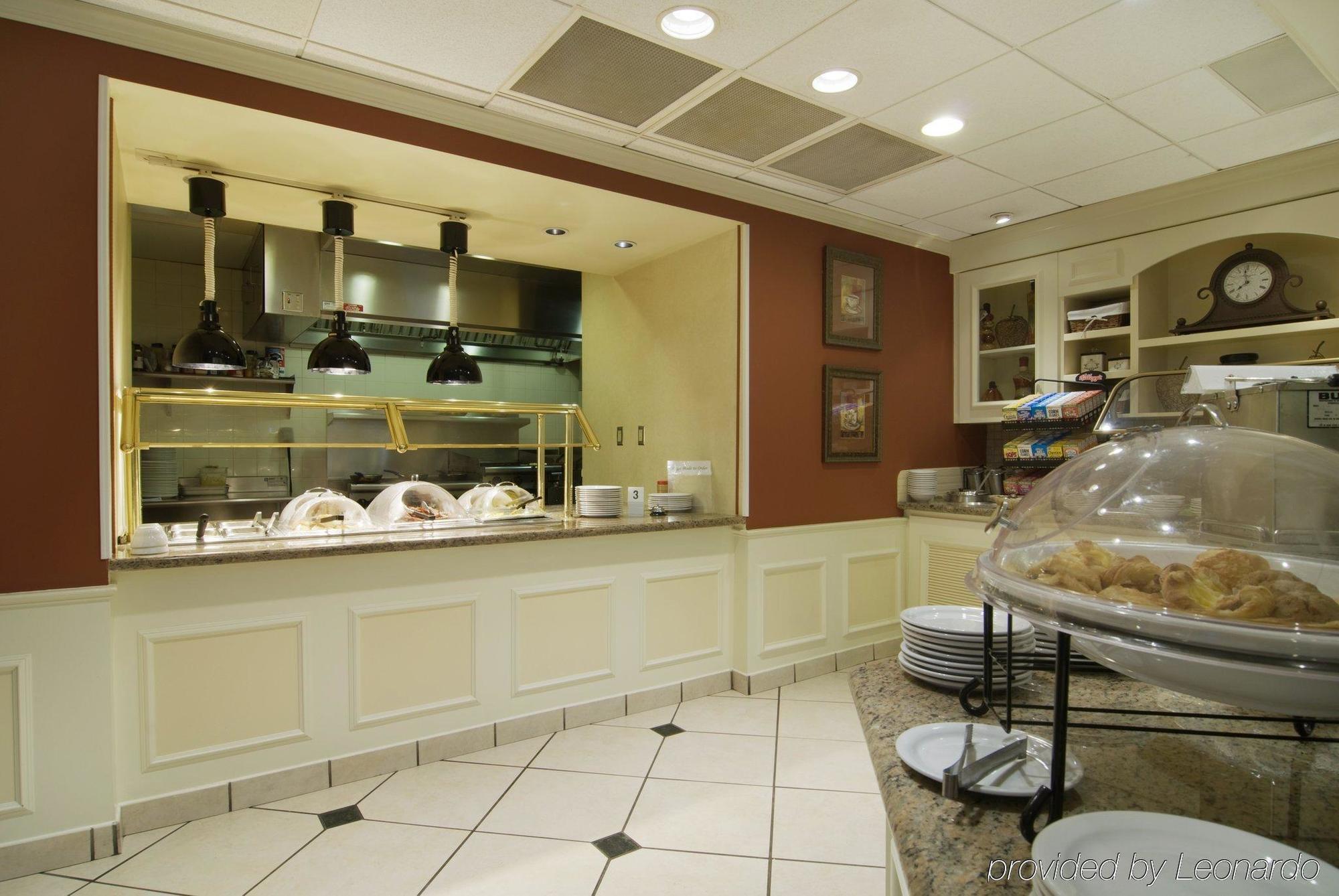 ฮิลตัน การ์เดน อินน์ น็อกซ์วิลล์ เวสต์ ซีดาร์ บลัฟ ร้านอาหาร รูปภาพ